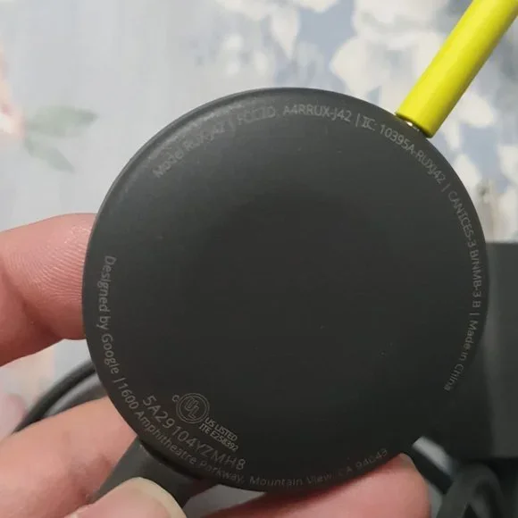 Google Chromecast Audio Media Streamer RUX-J42 - Picture 1 of 1
